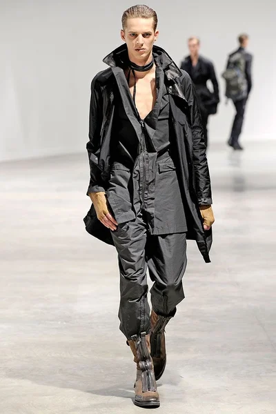 Look 7